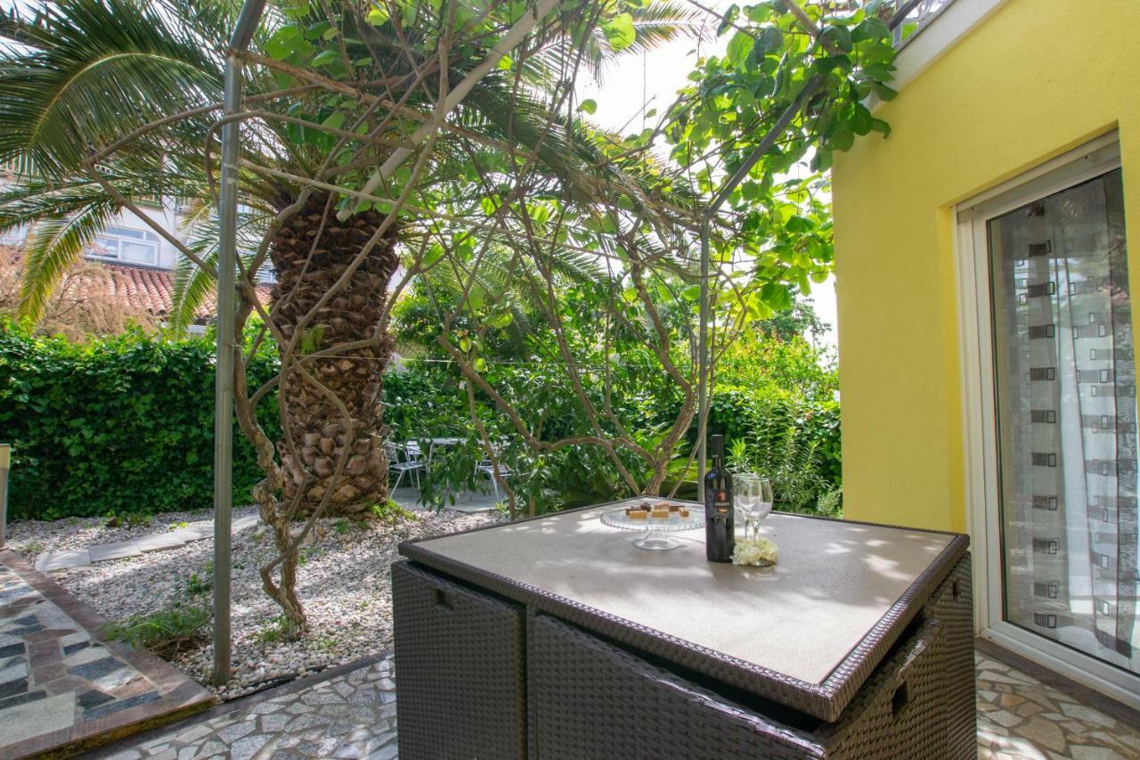 Jela Apartment 7 Pula Bagian luar foto